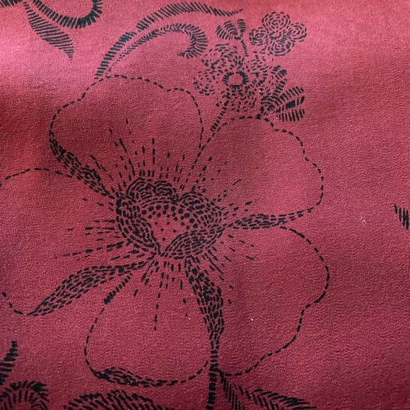 Maurice’s burgandy top size large - Picture 2 of 6